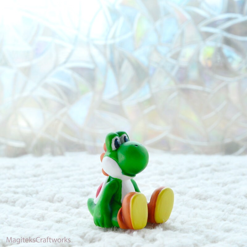 Garage Resin Kit - Sitting Yoshi Super Mario World - UNASSEMBLED UNPAINTED Chibi Figure - Sculpture Collectible Small Batch